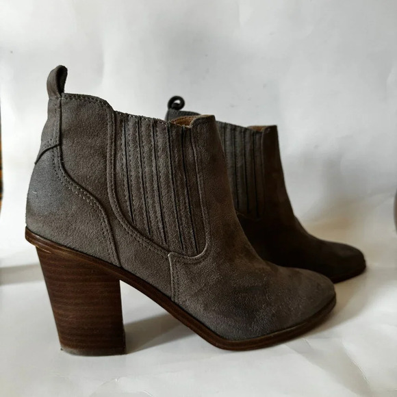 Nine West Women Sz 8.5 Ankle High Block Heel Dress Casual Bootie Taupe Suede - Picture 3 of 7